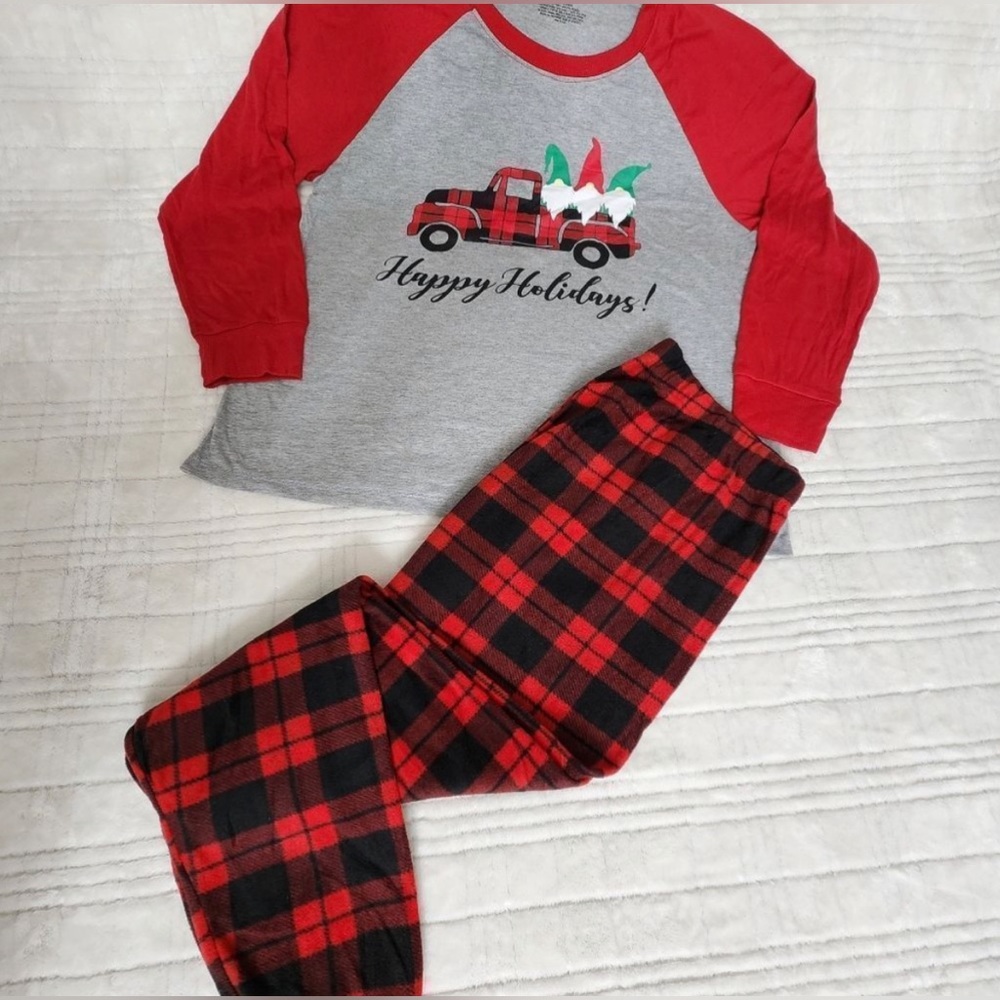 Ladies Pajamas 2pc Set Long Sleeve Sleepwear Christmas Red Truck Gnomes 1X